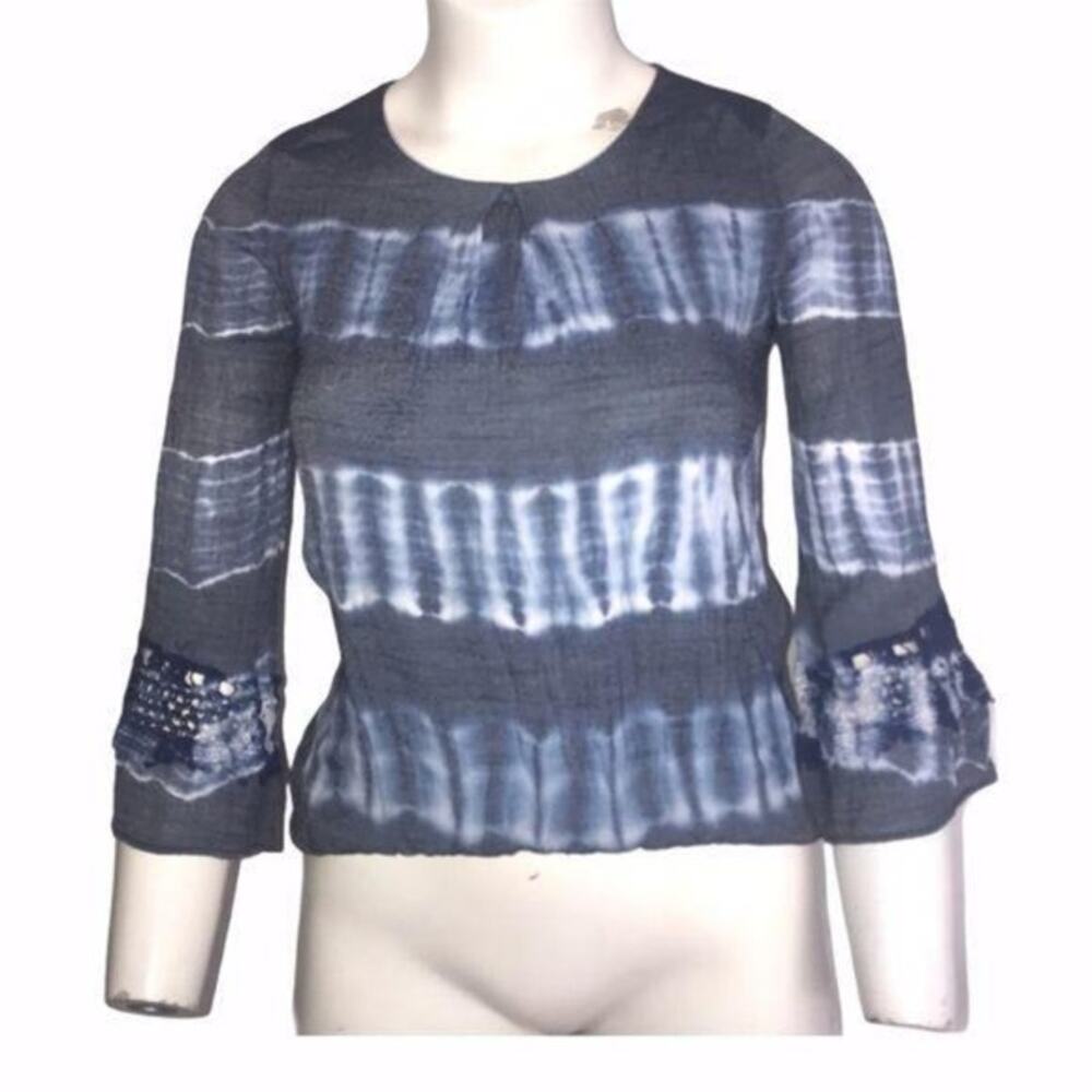 By & By Blouse Womens Size Medium Bell Sleeve Blue Gray Tie Dye Top Boho Style